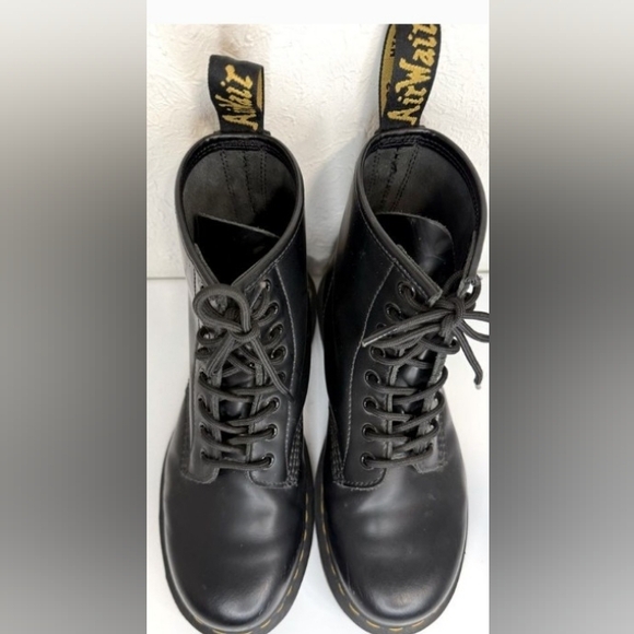 Dr. Martens Black Lace-Up Boots W9 - Picture 1 of 5